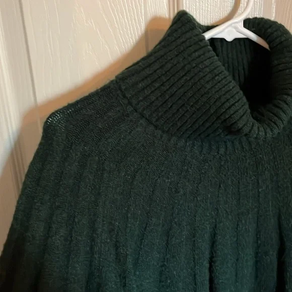 Sweater - Picture 2 of 4